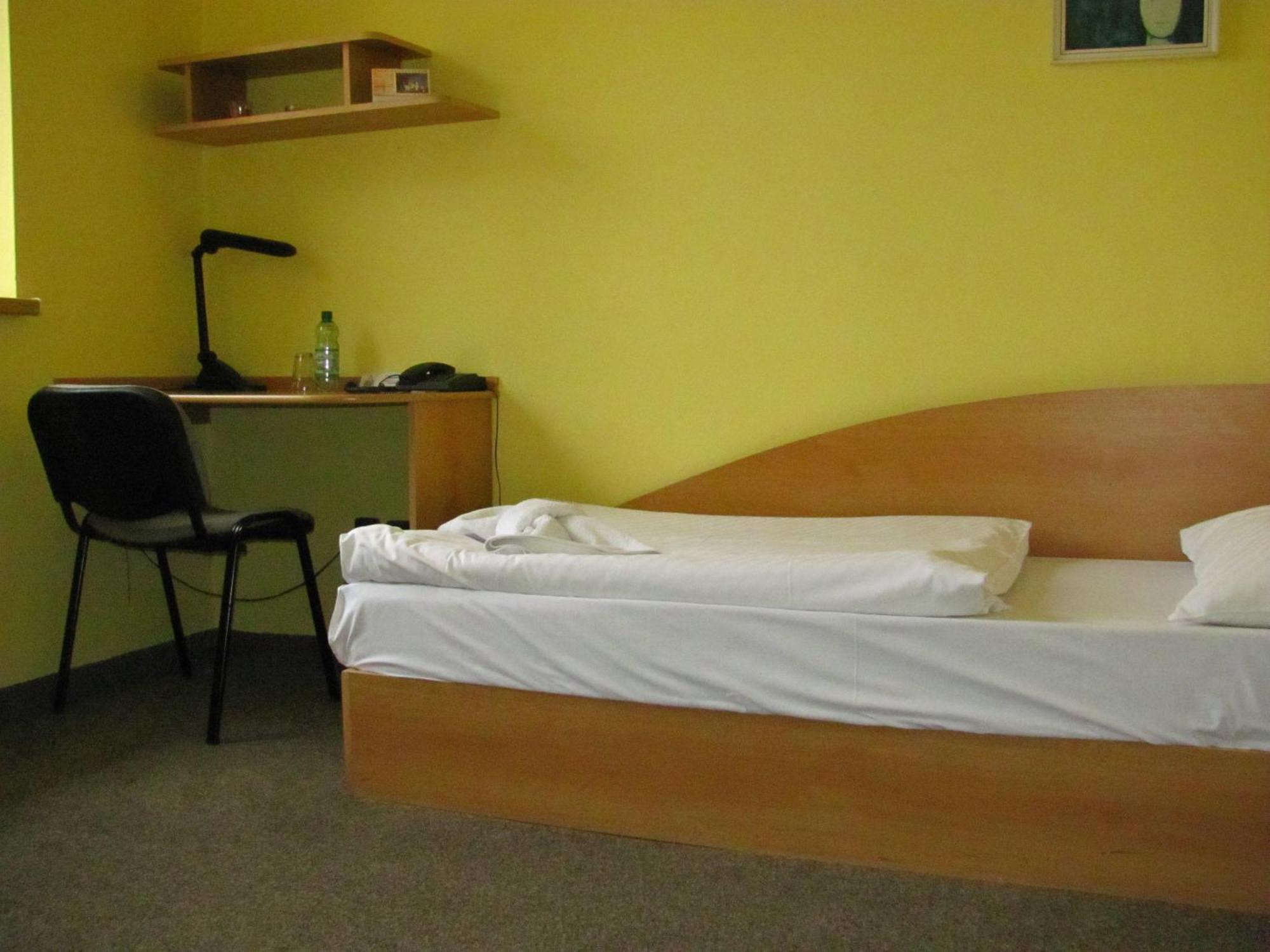 Hotel Isora Ostrava Bagian luar foto