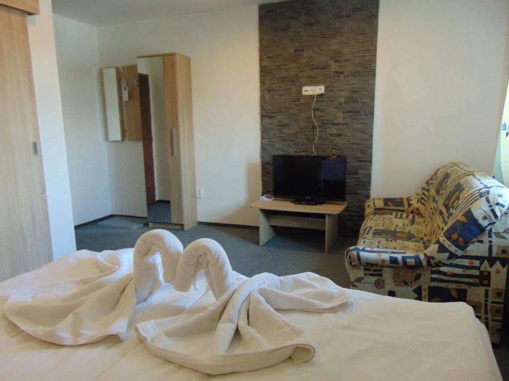 Hotel Isora Ostrava Bagian luar foto