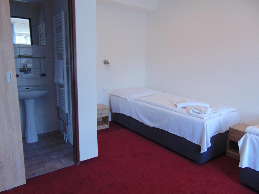 Hotel Isora Ostrava Bagian luar foto
