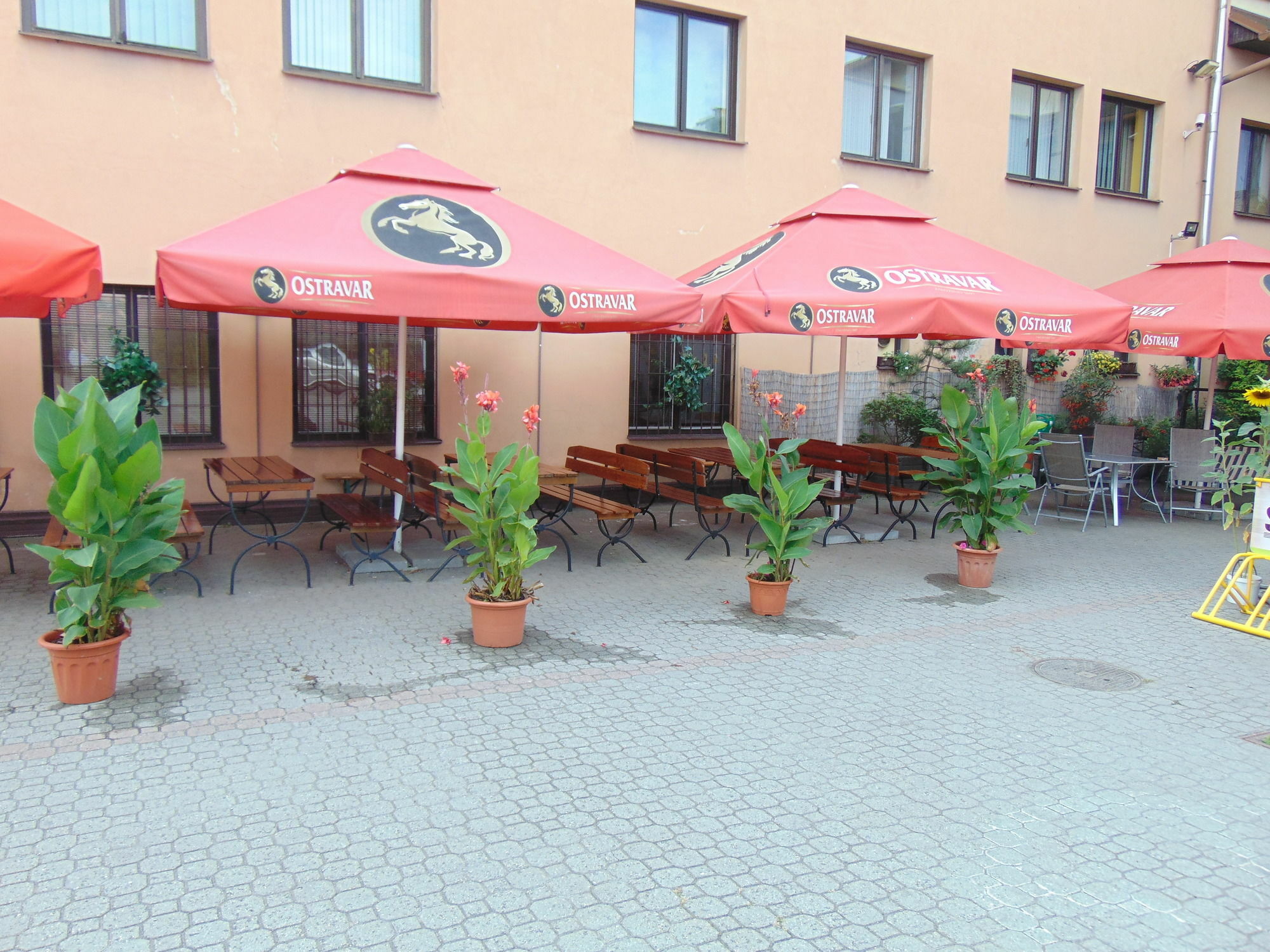 Hotel Isora Ostrava Bagian luar foto